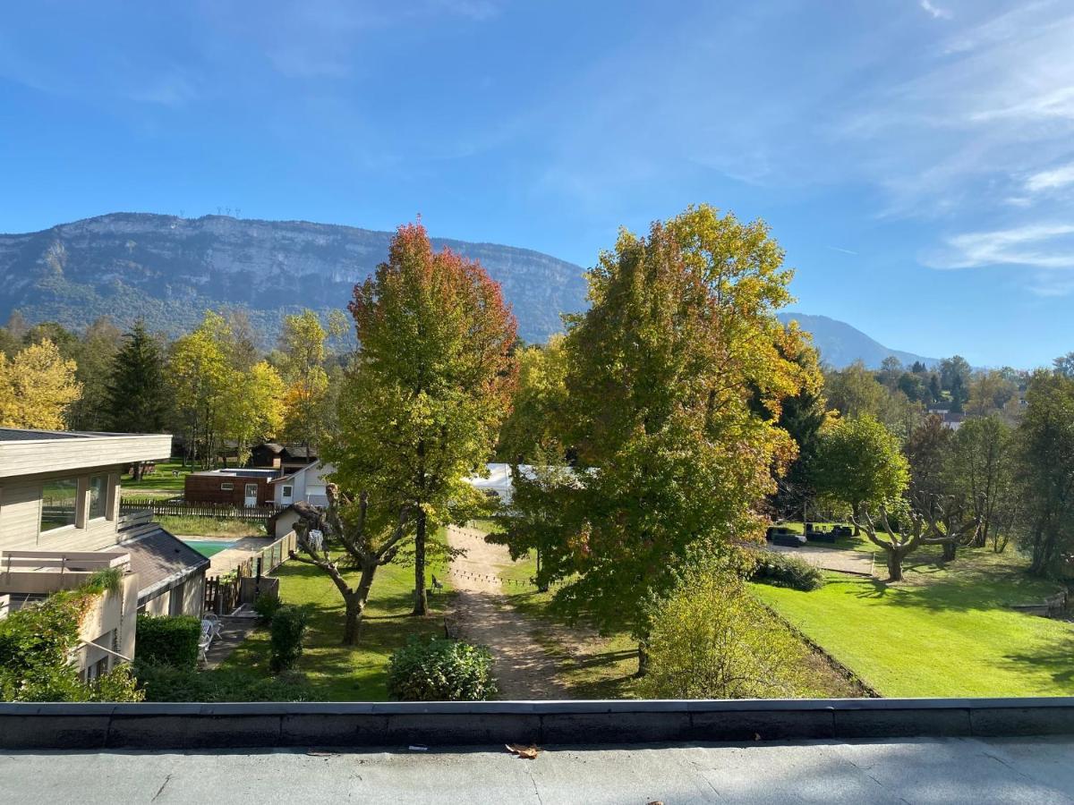Les Lodges Du Lac Saint-Alban-de-Montbel Bagian luar foto