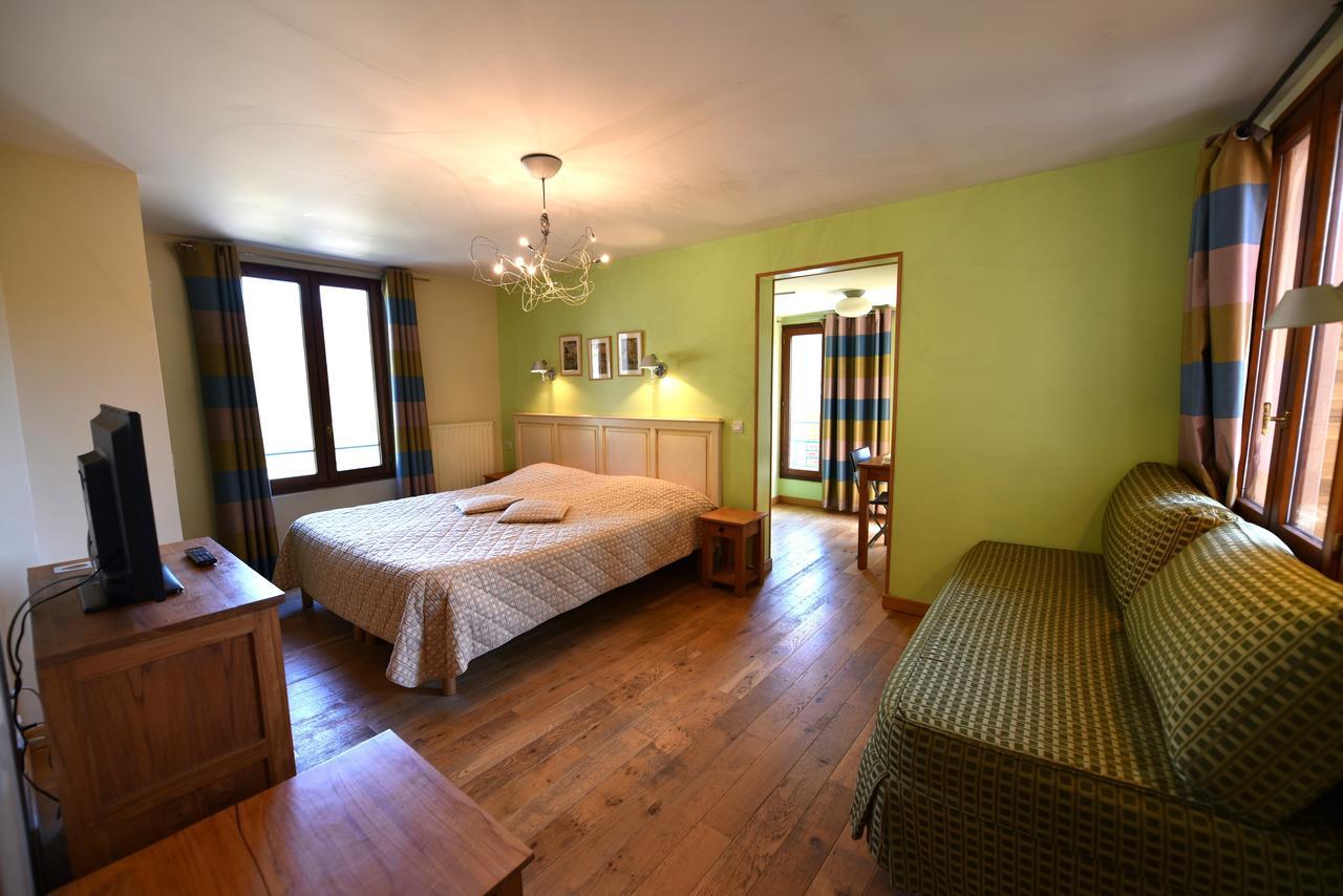 Les Lodges Du Lac Saint-Alban-de-Montbel Bagian luar foto
