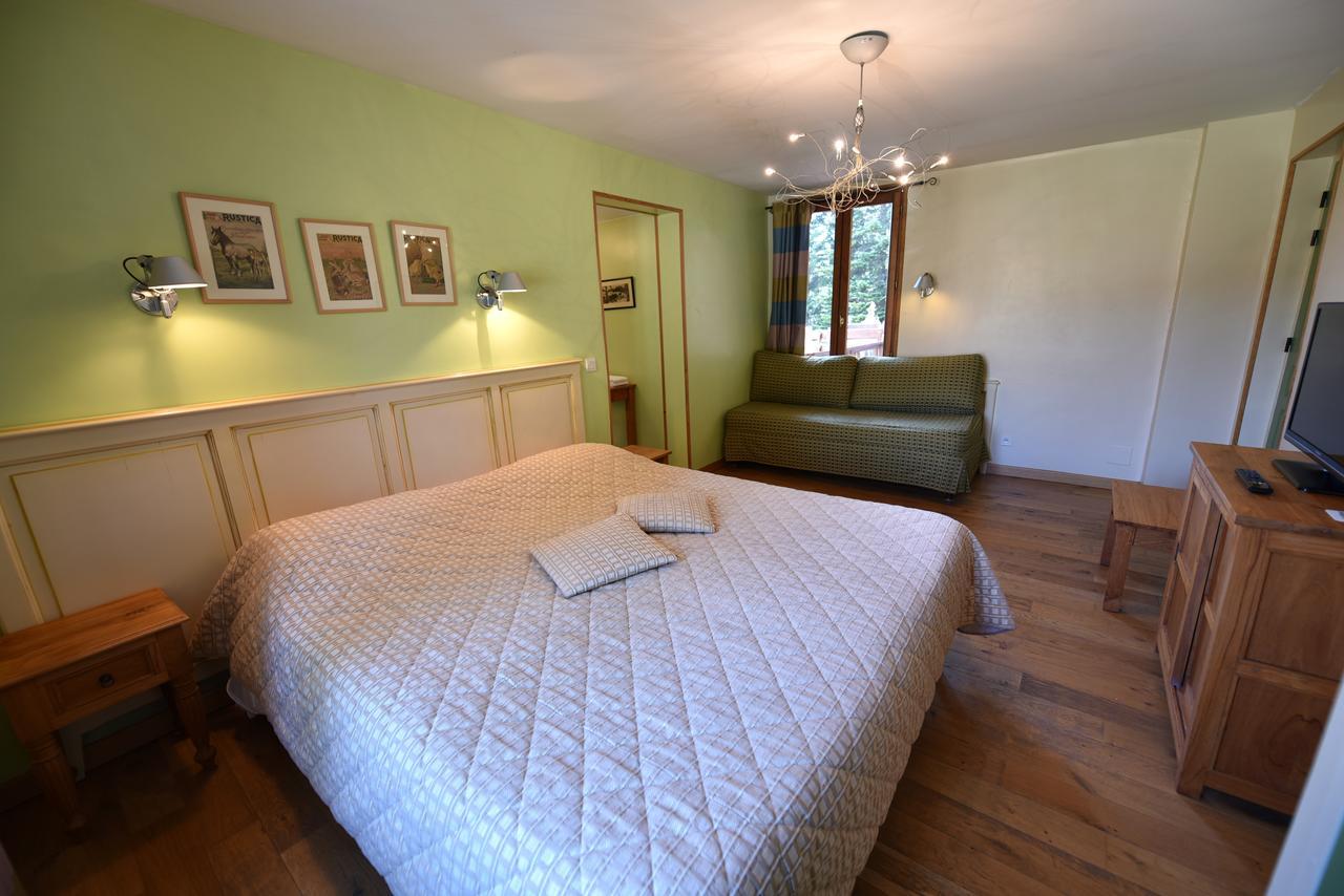 Les Lodges Du Lac Saint-Alban-de-Montbel Bagian luar foto